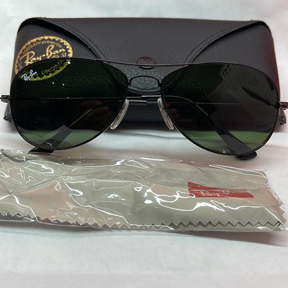 Ray-Ban Other - BNIB Rayban Cockpit 3362 Unisex Black with G-15 (green) Lenses